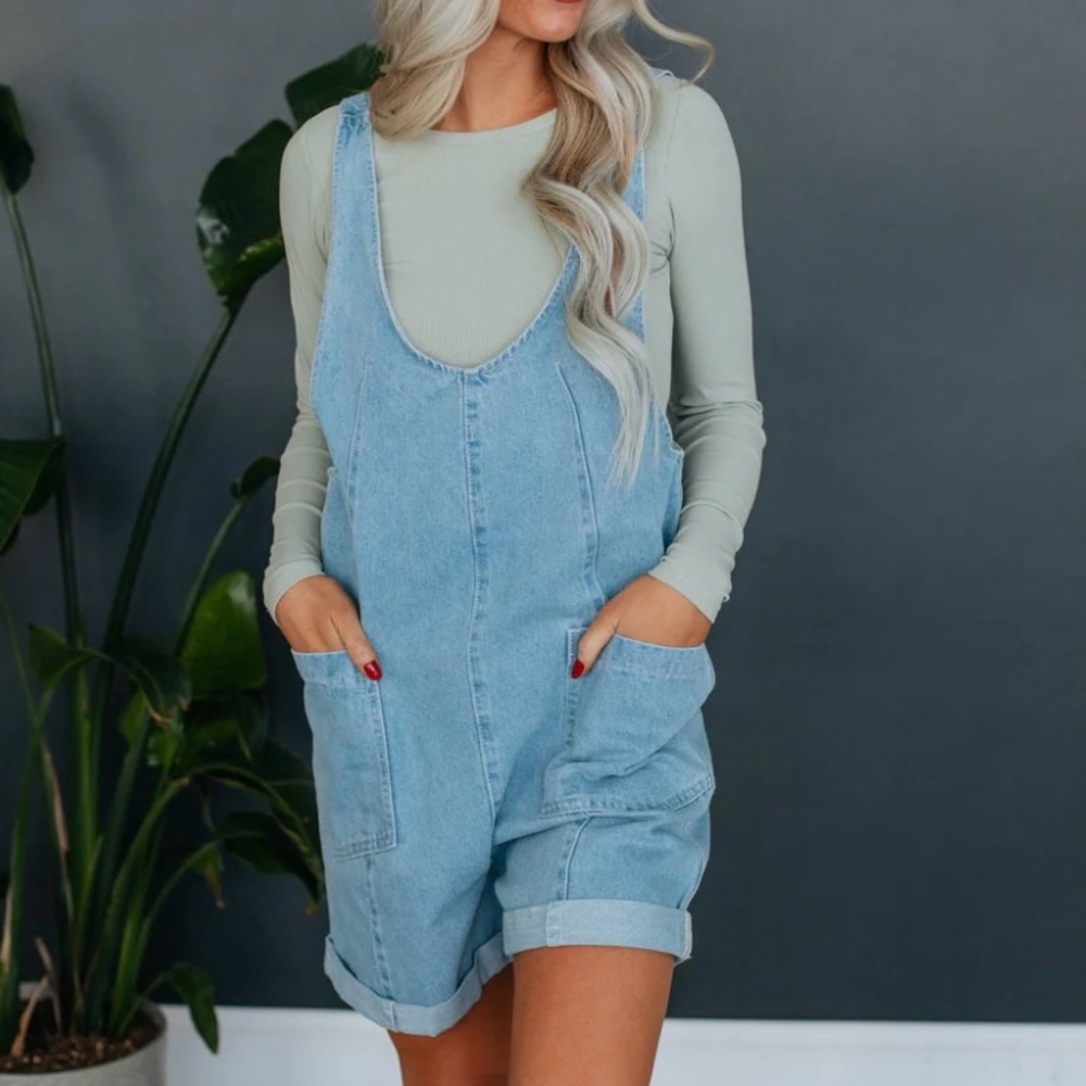Overall shorts